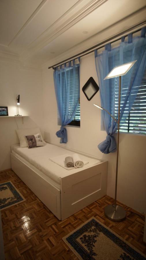 Apartmani Laura Трогір Екстер'єр фото