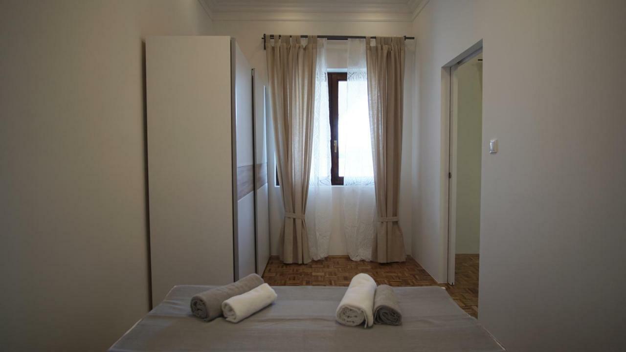 Apartmani Laura Трогір Екстер'єр фото