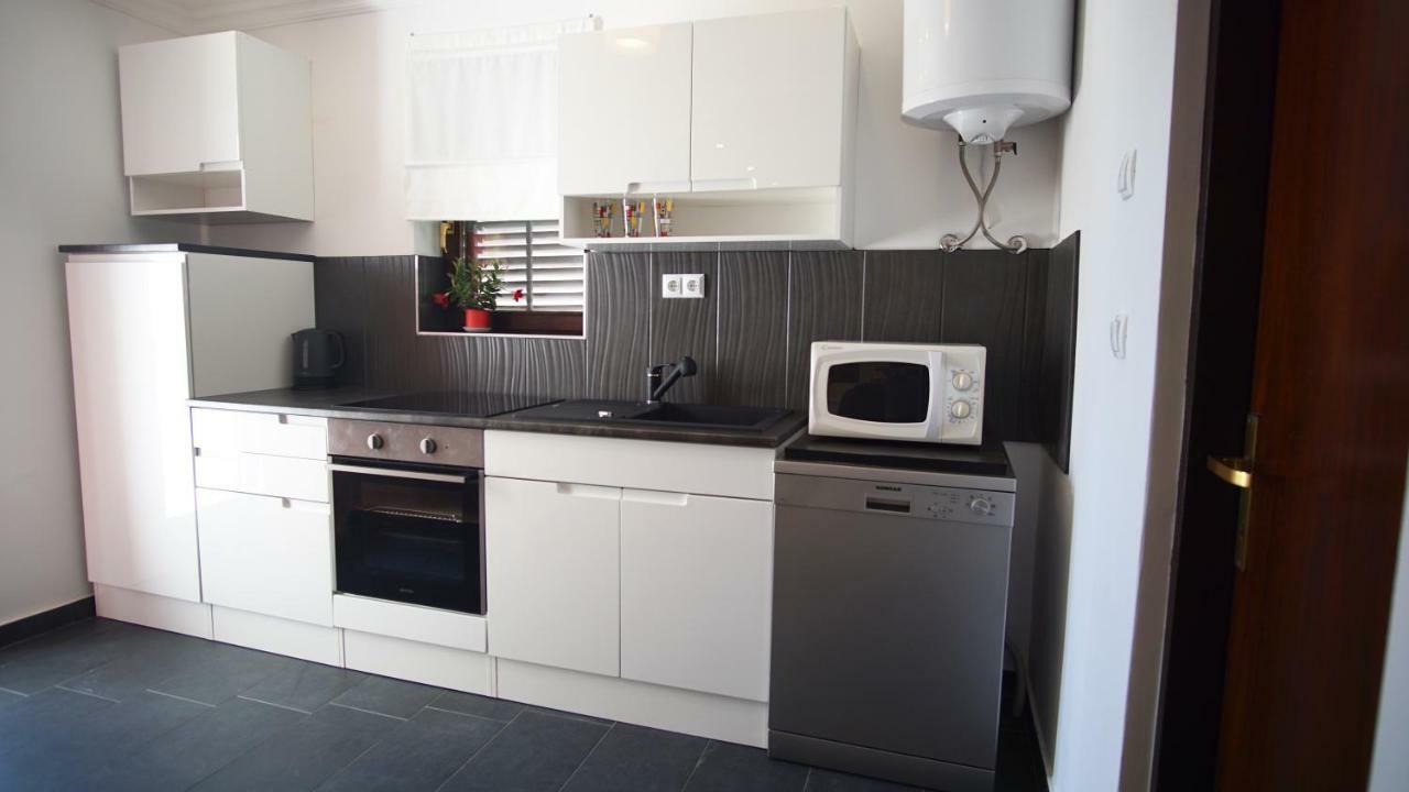 Apartmani Laura Трогір Екстер'єр фото