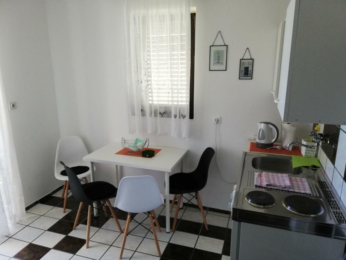 Apartmani Laura Трогір Екстер'єр фото
