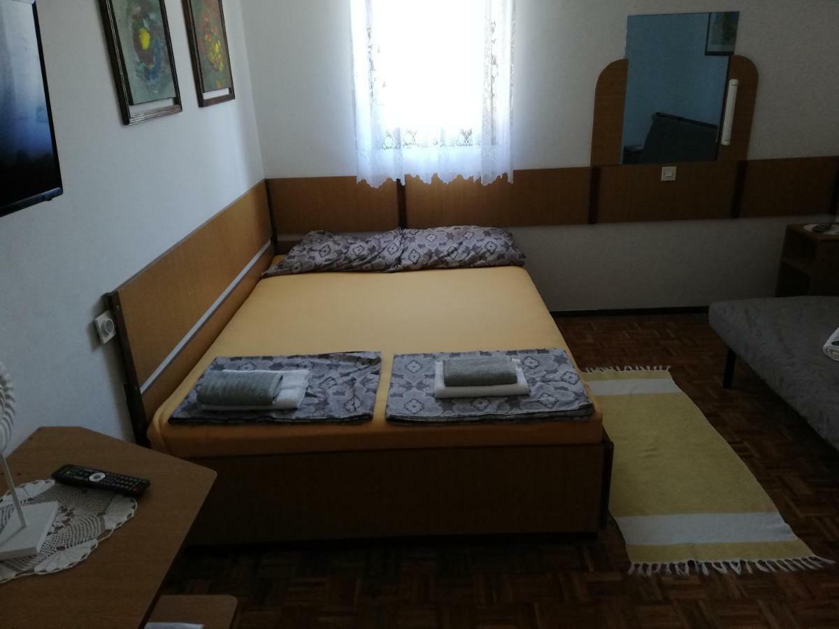 Apartmani Laura Трогір Екстер'єр фото
