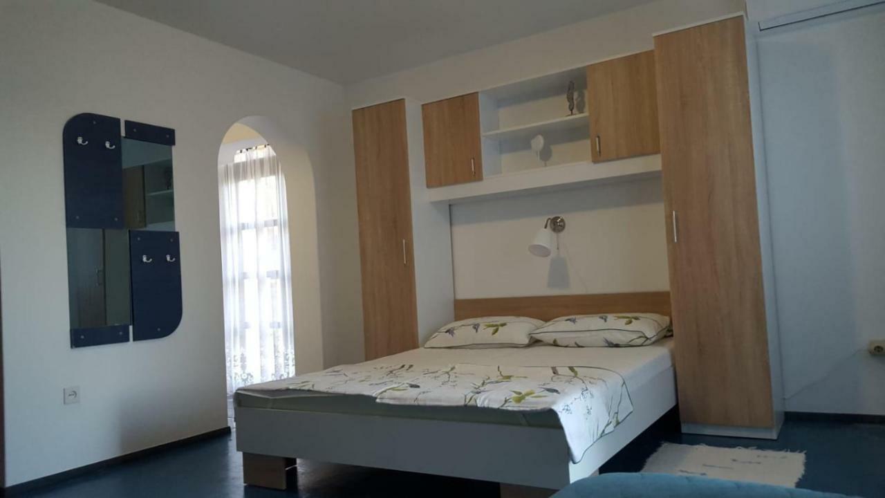 Apartmani Laura Трогір Екстер'єр фото
